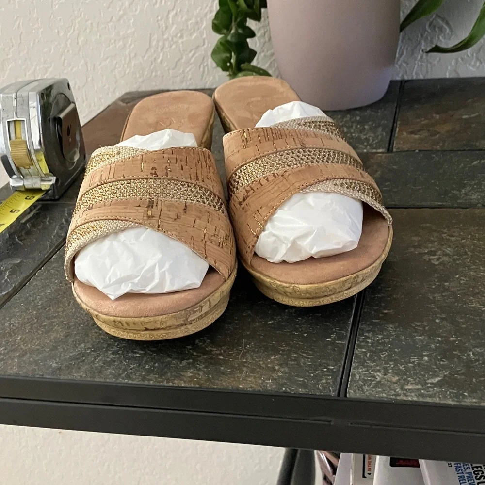 Onex‎ Style Blanche Wedge Slide Sandal in Cork & Neutral size 9 New -Rhinestones